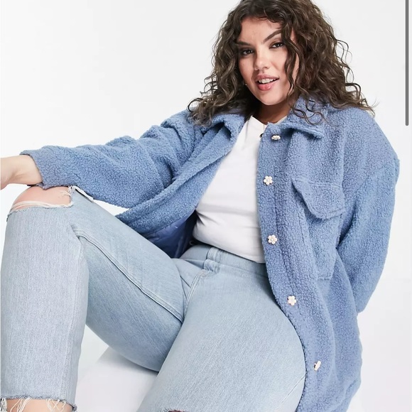 Heartbreak Plus oversized borg jacket with flower buttons in blue - Picture 2 of 2